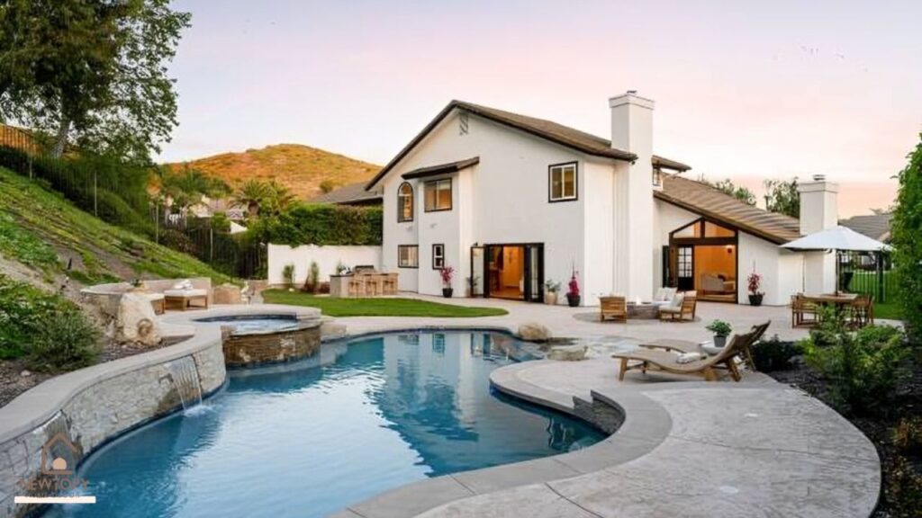 modern transitional home exterior - Newtopy